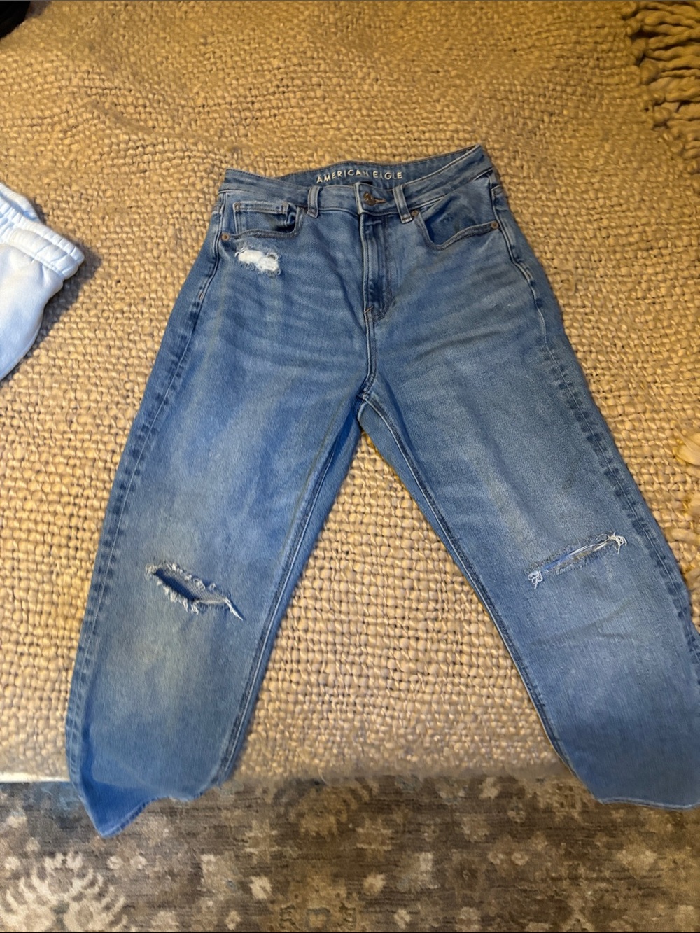 American Eagle Outfitters Boyfriend Jeans in Medium Blue Wash